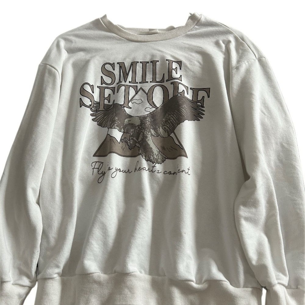 White Graphic Sweatshirt with Eagle Design GUC set